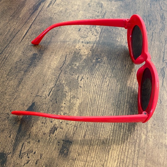 Red Sunglasses - Picture 5 of 6